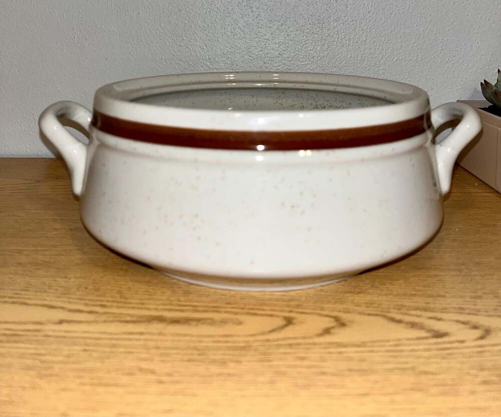 Vintage Stoneware Casserole Dish – Speckled Cream with Brown Rim – Made in Japan